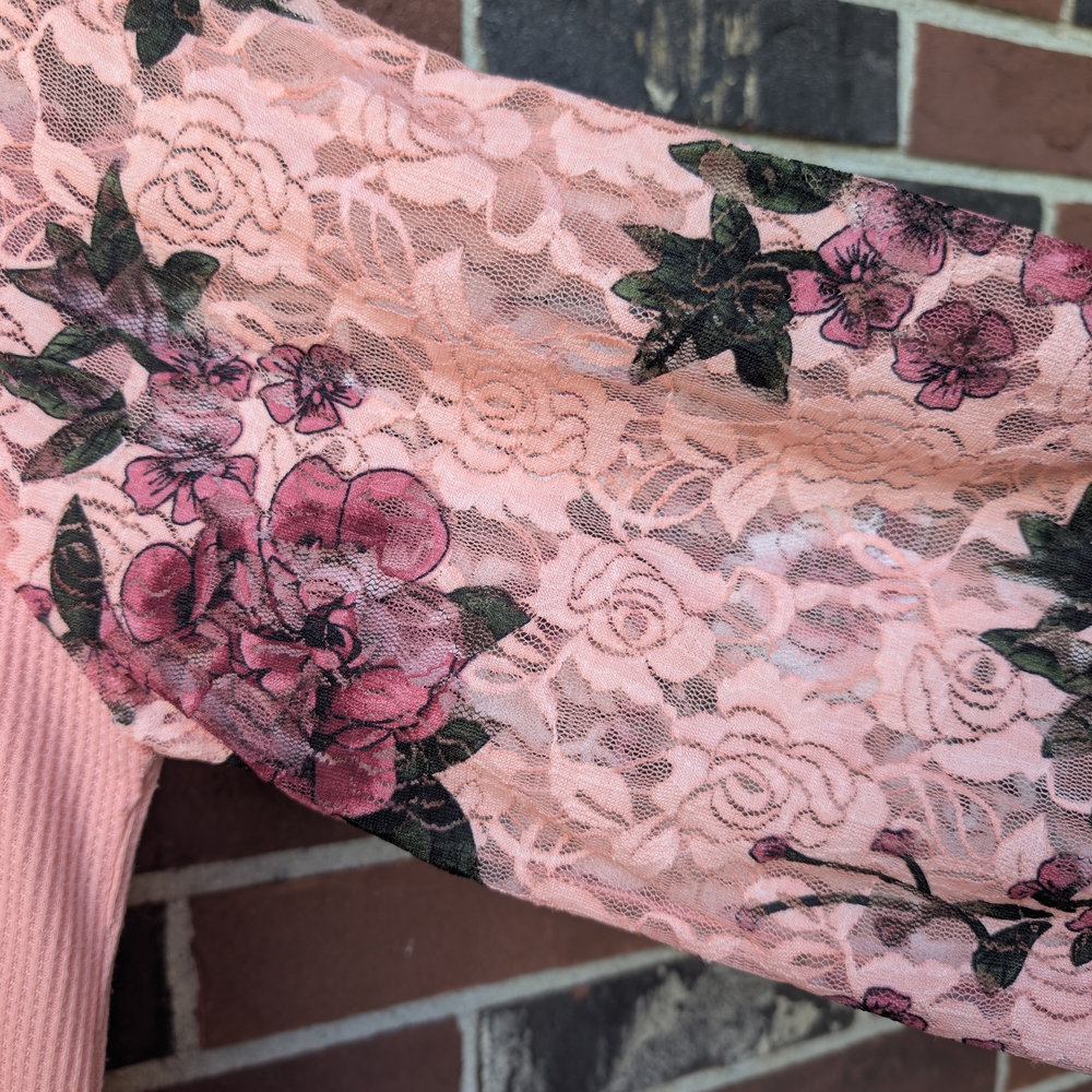 Elegant Floral Lace Sleeve Top in Coral - Picture 3 of 3